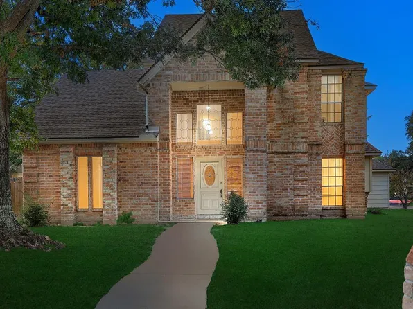 11106 Canyon Trail Drive, Houston, TX 77066