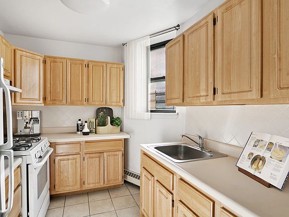2nd image of 157 Broome St APT 4D