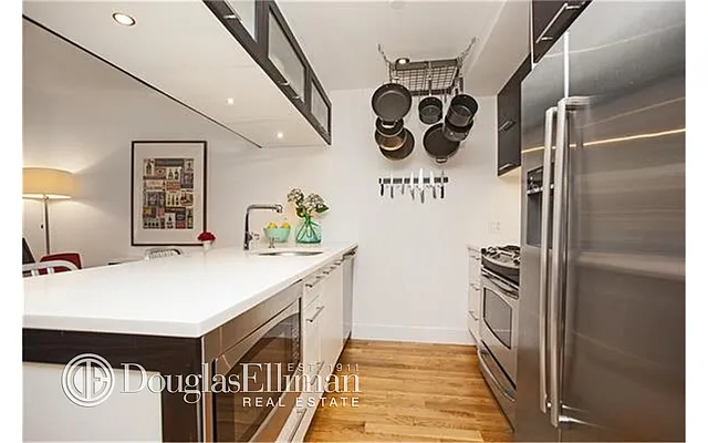 Rented by Douglas Elliman | media 22