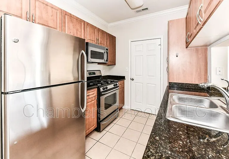 12104 Garden Grove Cir #404 — Photo 6