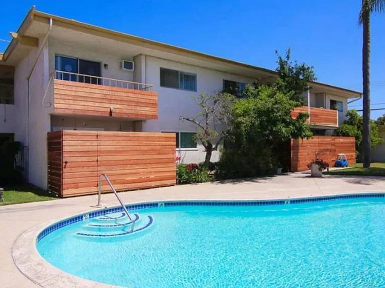 7522 Amazon Dr #8 — Photo 3
