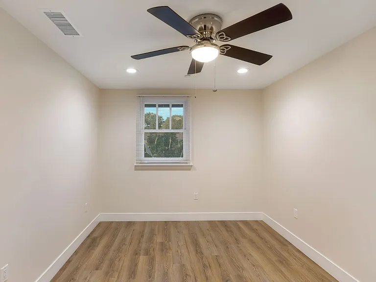 1731 S Burlington Ave #1/2 — Photo 13