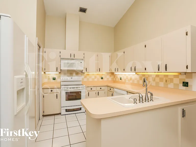 2229 Bluff Oak St — Photo 5