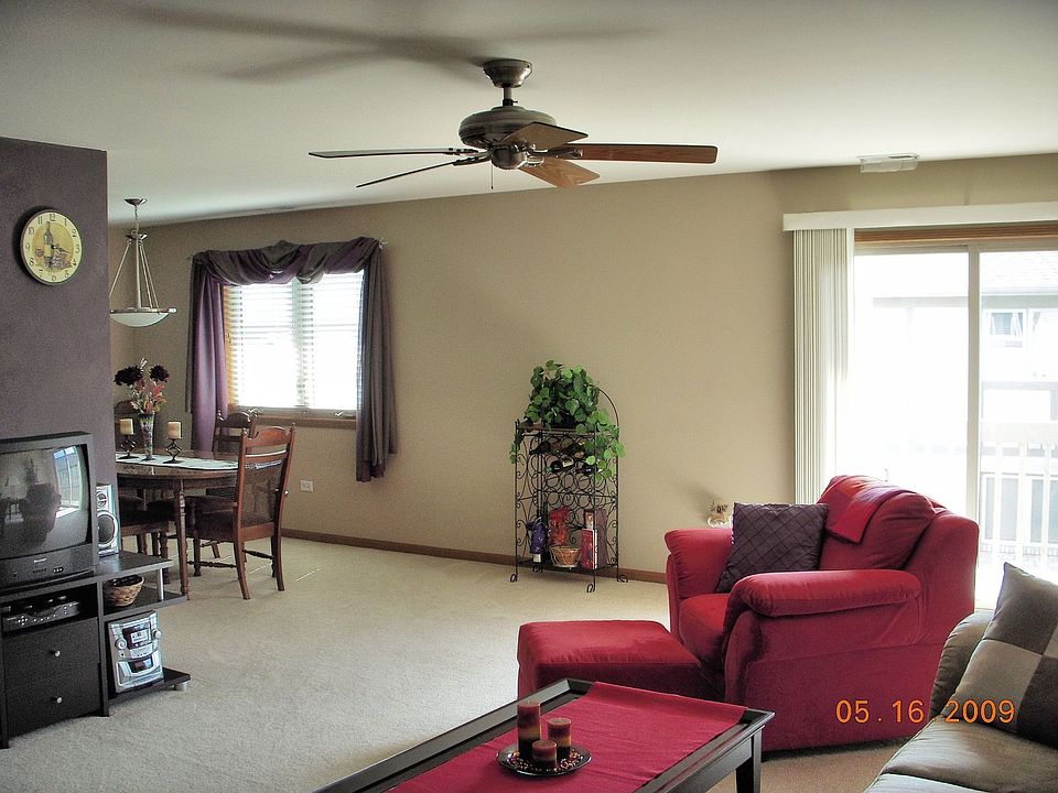 Living Room/Dining Room