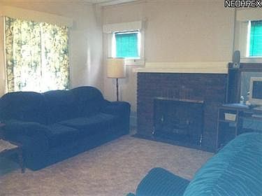 3rd image of 2966 Hudson Dr