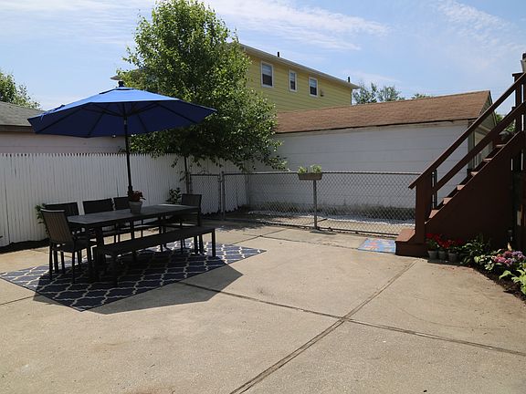 5th image of 120 Lawson Ave
