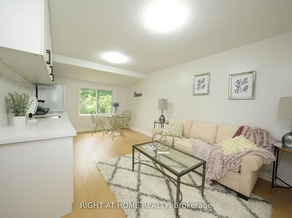 149 Dorset Rd, Toronto, ON M1M 2T5
