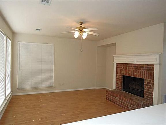 4th image of 2874 Crestview Dr