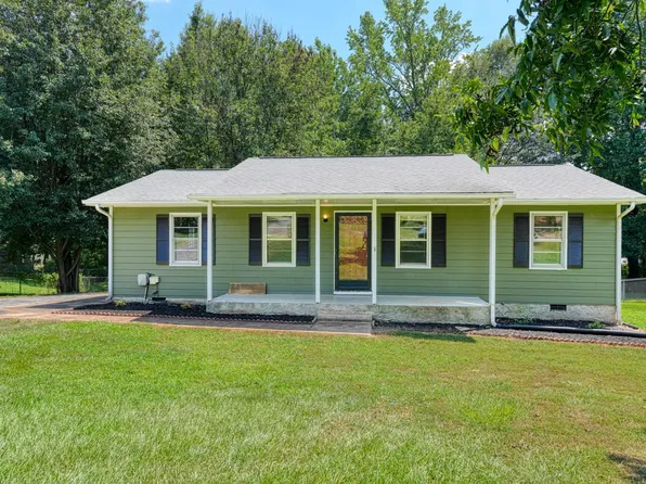 121 Blueberry Ln, Inman, SC 29349