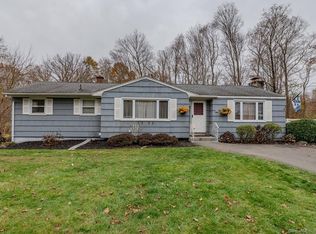 92 Chidsey Dr, North Branford, CT 06471