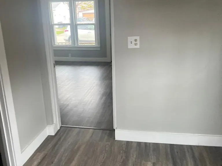413 Green St — Photo 7