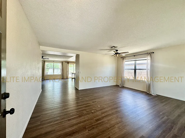 10930 S San Clemente Camino — Photo 2