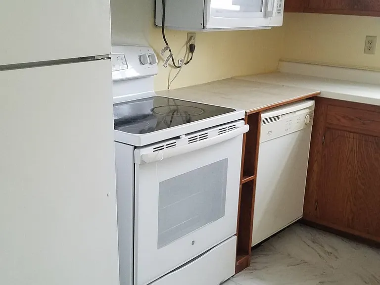 11 Walnut St #7 — Photo 9