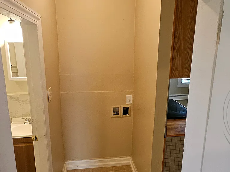 3 Esther St #2 — Photo 12
