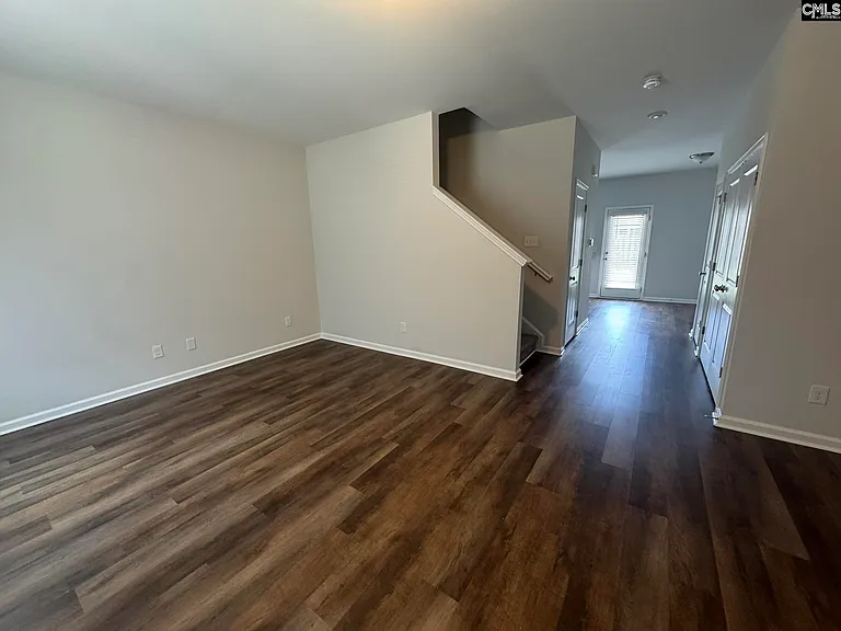 214 Bluewing Dr — Photo 2