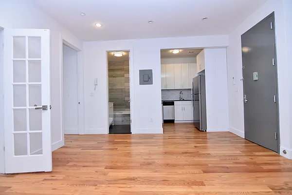 Rented by Bohemia Realty Group | media 20