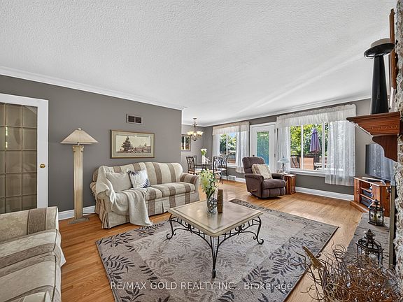 5th image of 29 Treleaven Dr