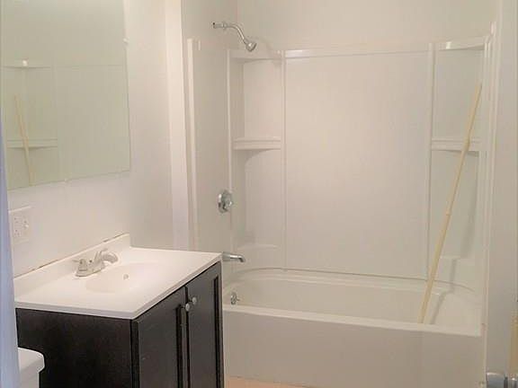 5th image of 131 Winslow Ave #2