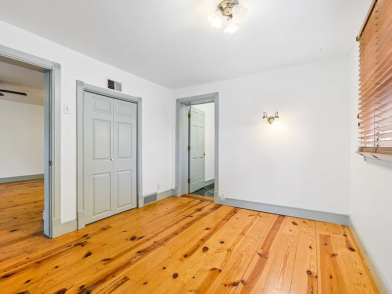 208 S High St — Photo 16