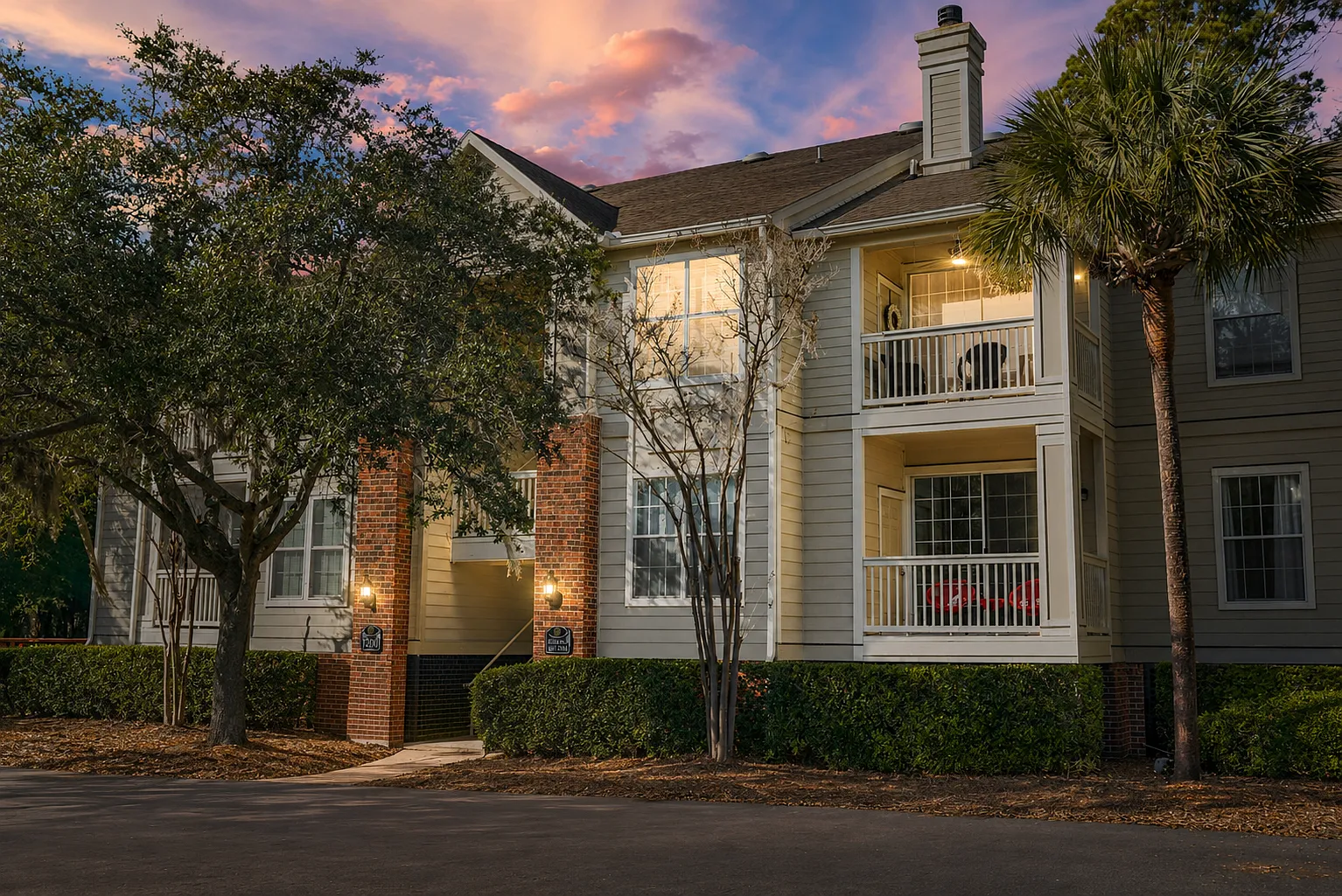 2 bed, 1049 sqft, $2,050 — Photo 1