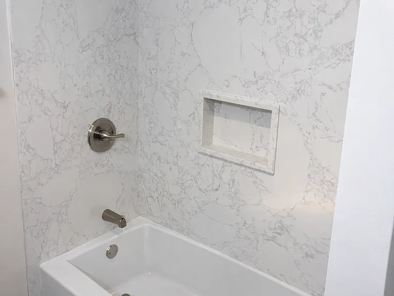 The Crestmoor Apartments — Photo 12