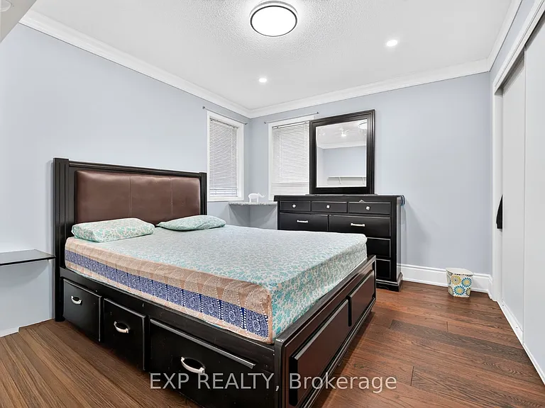 5896 Chorley Pl #UPPER — Photo 25