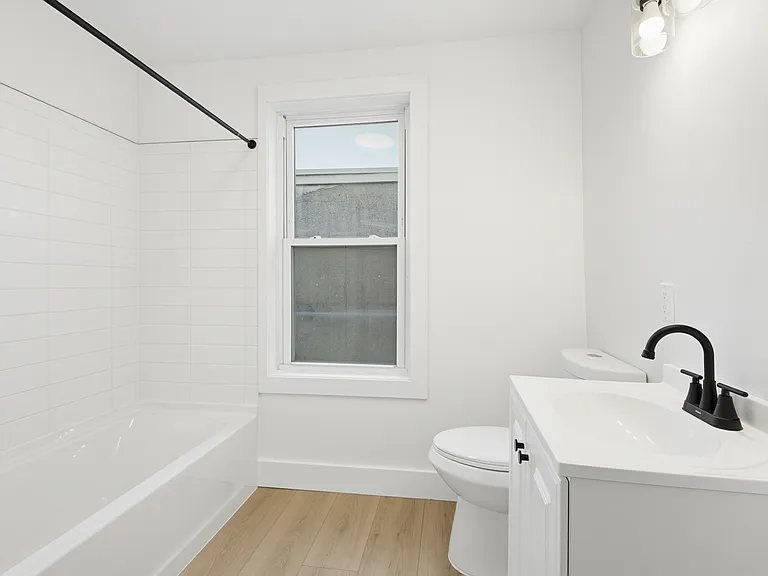 340 E Frederick St — Photo 28