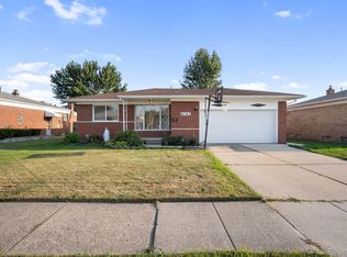 8282 Stanley Dr, Warren, MI