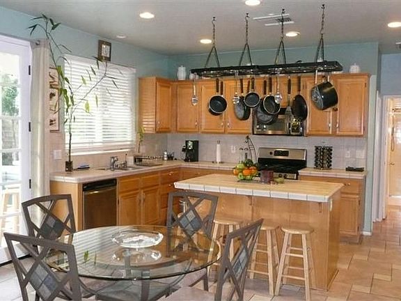 4th image of 7062 Almeria Ave