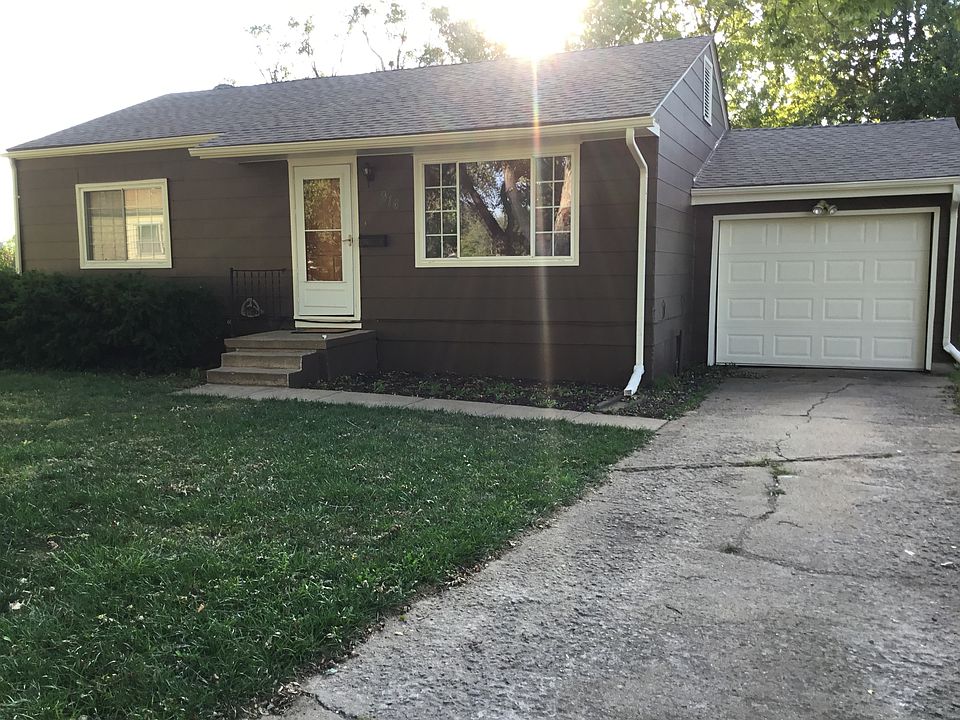 1st image of 916 Vassar Dr