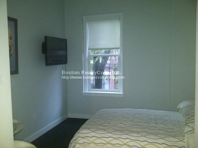 2nd image of 245 Newbury St APT 5