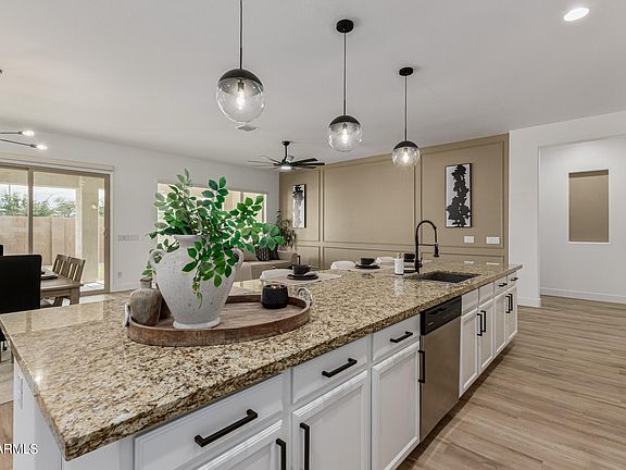 5th image of 16137 W MONTEROSA Street
