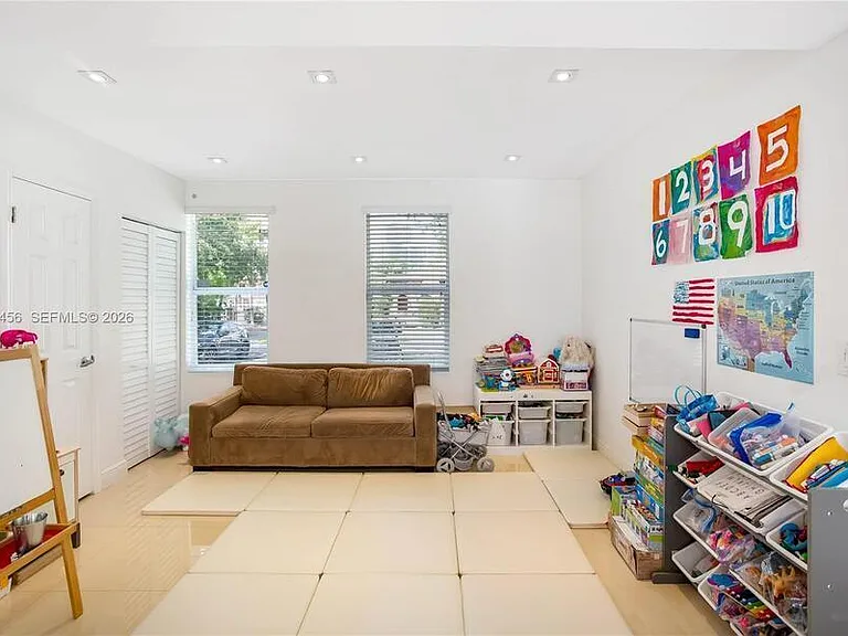 152 SW 20th Rd — Photo 14