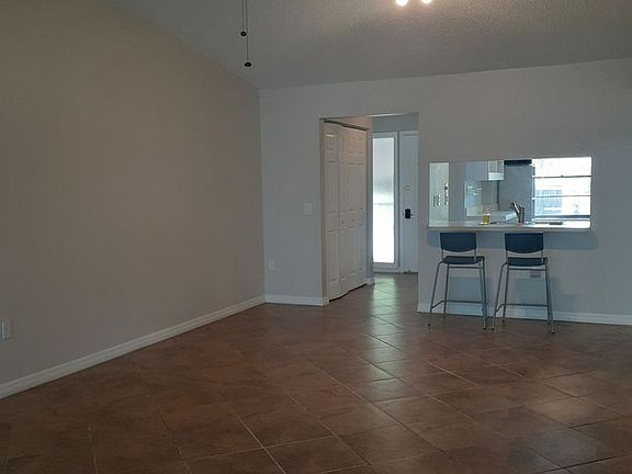 4th image of 5645 Summerside Ln #40B