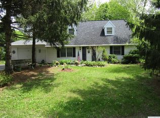 28 Mitchell Ave, Stuyvesant, NY 12173