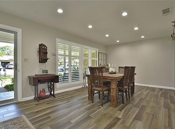 3rd image of 8304 Grayledge Dr