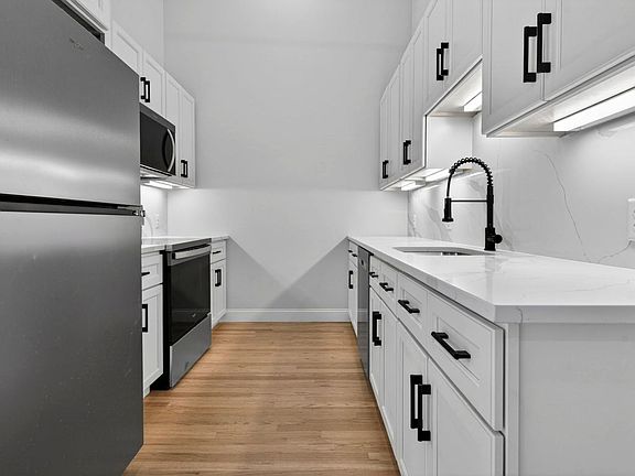 5th image of 38-42 Washington St #301