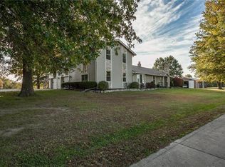 9915 Cameron Rd, Excelsior Springs, MO 64024