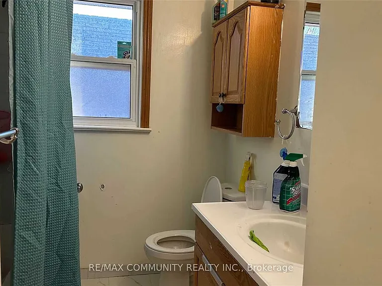 11 Ingrid Dr — Photo 9
