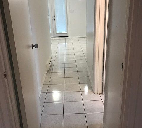 5th image of 870 W 19th Ave #3