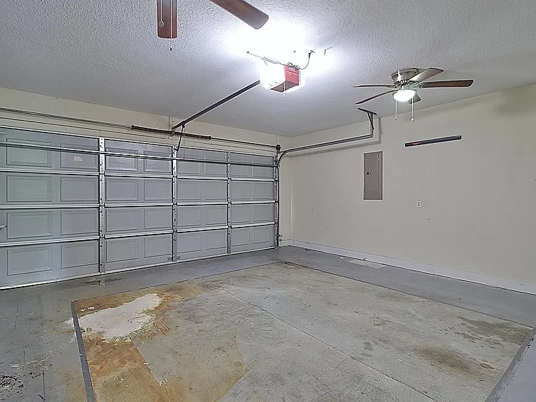 403 Banks St — Photo 11