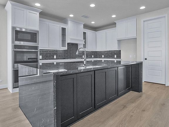 7th image of this home