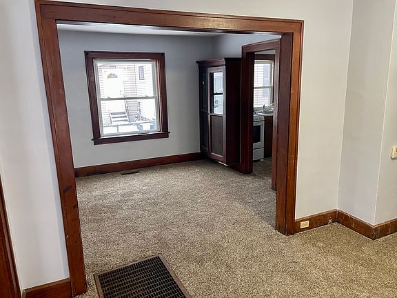 2nd image of 305 W Larwill St