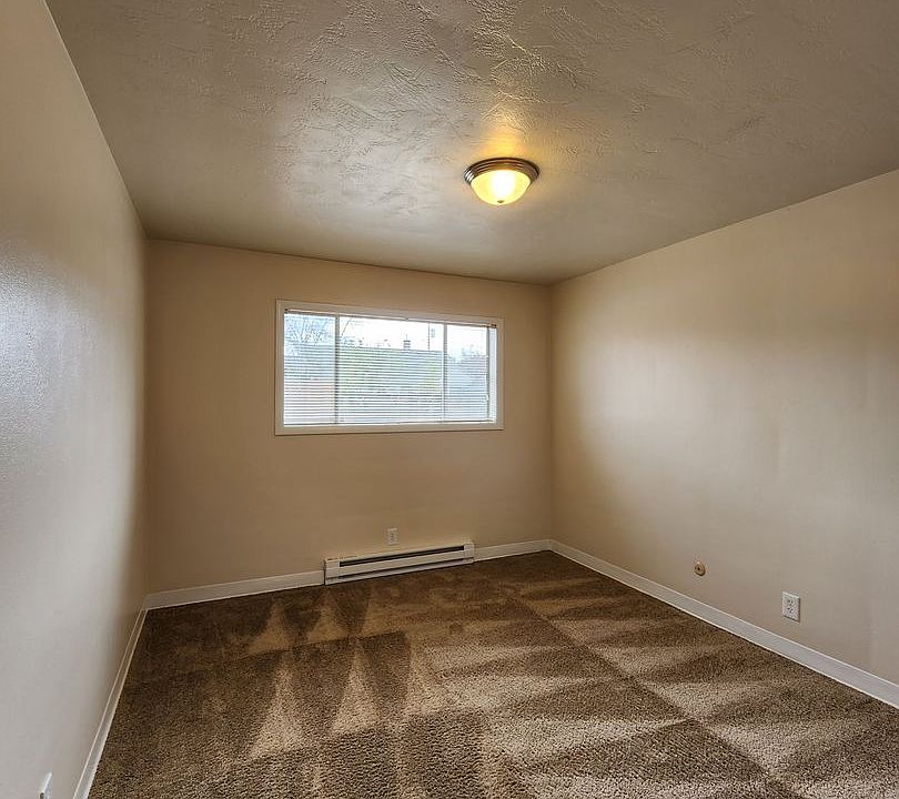 192Western Village Apartments 18691913 Broadway St NE Salem OR Zillow