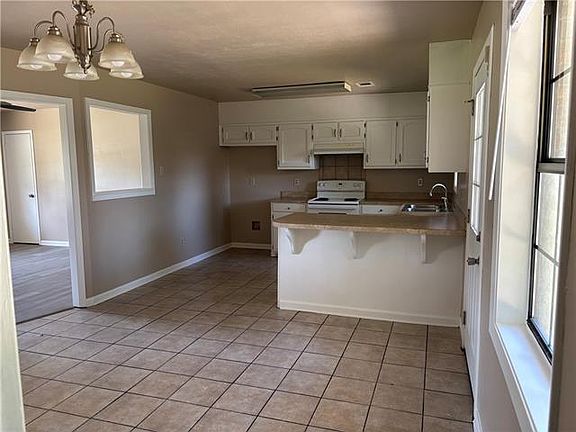 4th image of 14193 Lindsay Dr