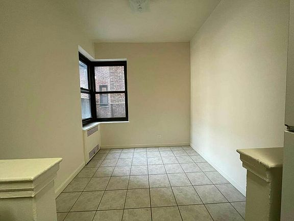 5th image of 68-38 Yellowstone Blvd #B22