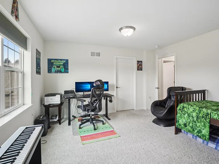 9924 Peach Leaf Ln — Photo 33