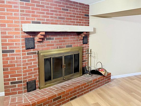 4th image of 1311 E Holly Ave