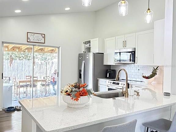 5th image of 409 TALQUIN COURT