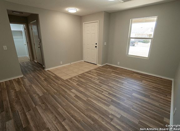 5th image of 3023 Pedernales Dr